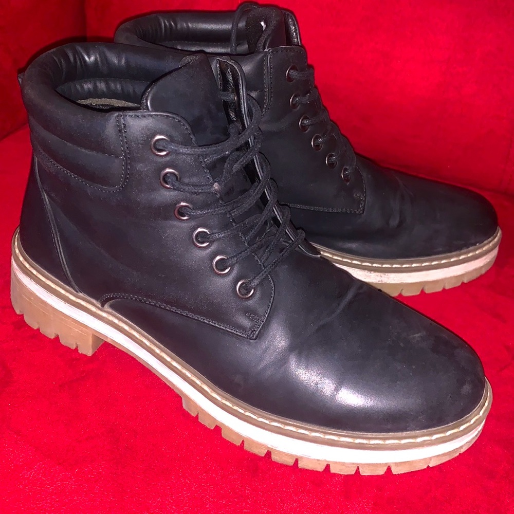 Sz 9 Women’s Jessica Cline “Clipper” Black Ankle Moto Style Vegan Leather Boots
